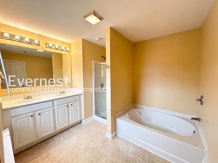 2395 Mayfair Dr — Photo 8