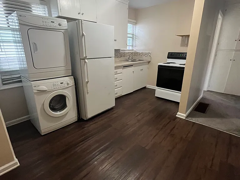 2704 S Alden St #A — Photo 6