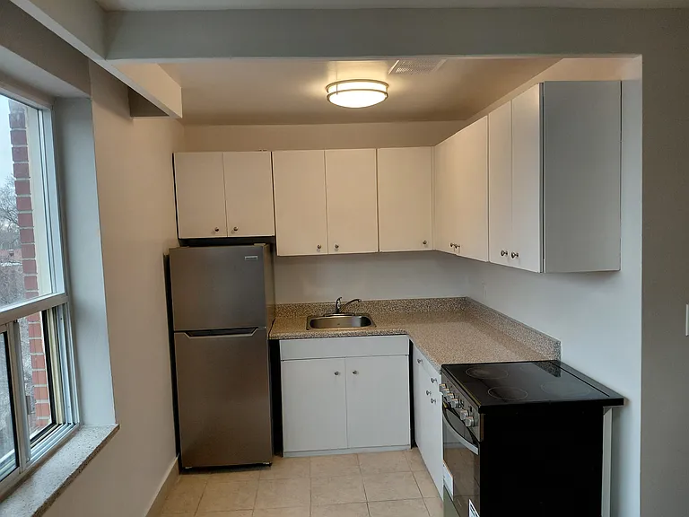 65 Windermere Ave — Photo 17