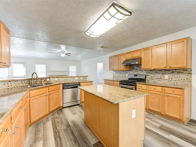 7930 Northfork Hollow Ln — Photo 18
