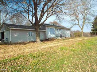 5070 S Elizabeth Hanover Rd, Elizabeth, IL 61028