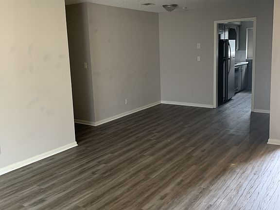 2nd image of 408 W Avenue Aunit #4