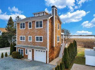 27 Lake Rd, Narragansett, RI 02882
