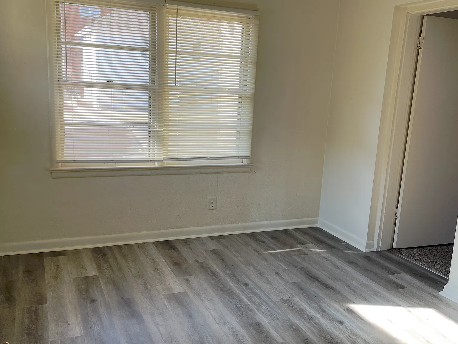 1 bed, 700 sqft, $850 — Photo 2