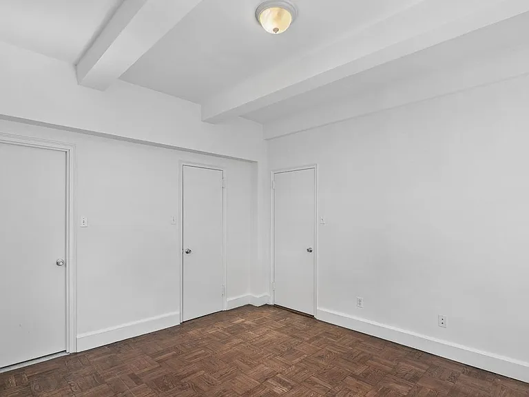 160 W 71st St #9D — Photo 9