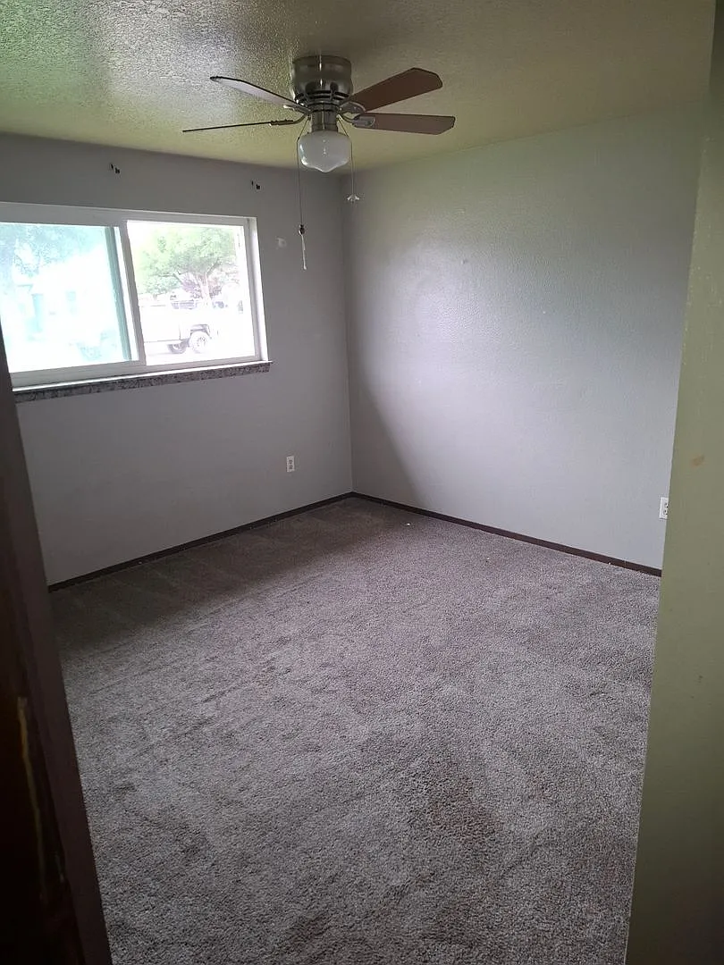 3 Bed, 2 bath house with carport — Photo 4