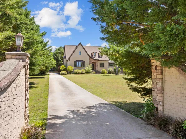 1311 Moore Rd, Simpsonville, SC 29681