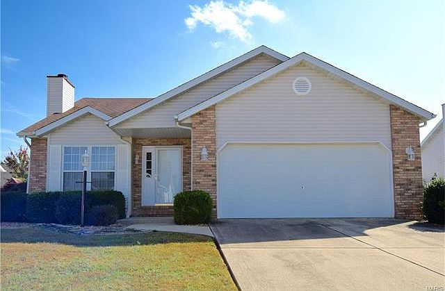 1st image of 9 Huntington Dr