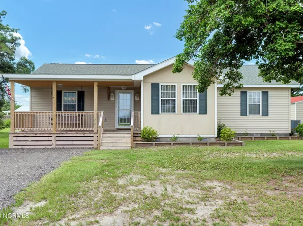 328 Bayview Drive, Harkers Island, NC 28531