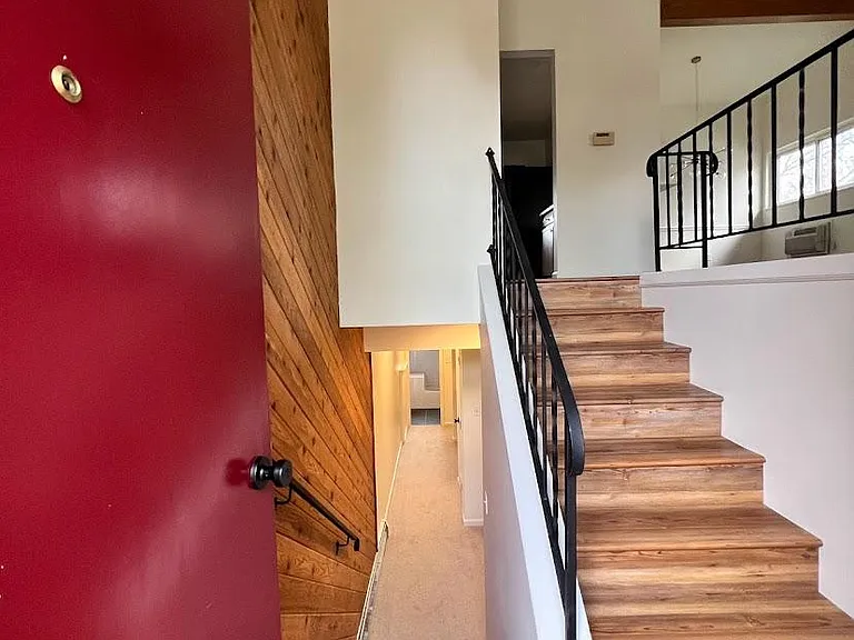 6215 S Sterne Pkwy — Photo 3