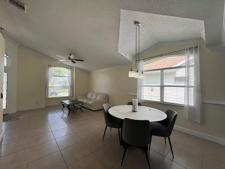 10014 Rivers Pointe Dr — Photo 2