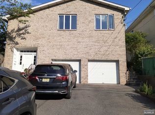 210 13th St, Palisades Park, NJ