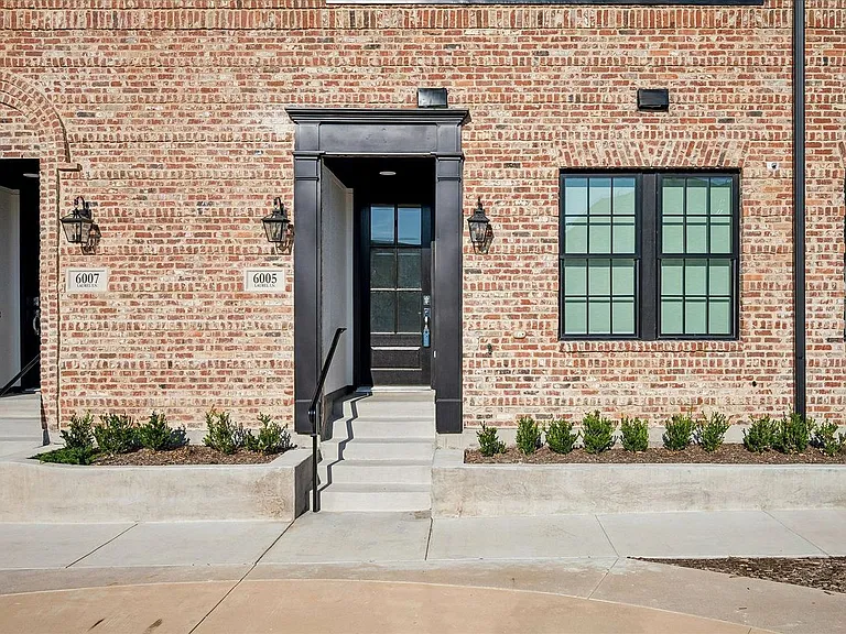 6005 Laurel Ln — Photo 10