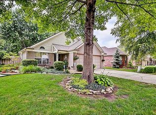 9713 Spruce Ln, Fishers, IN 46038