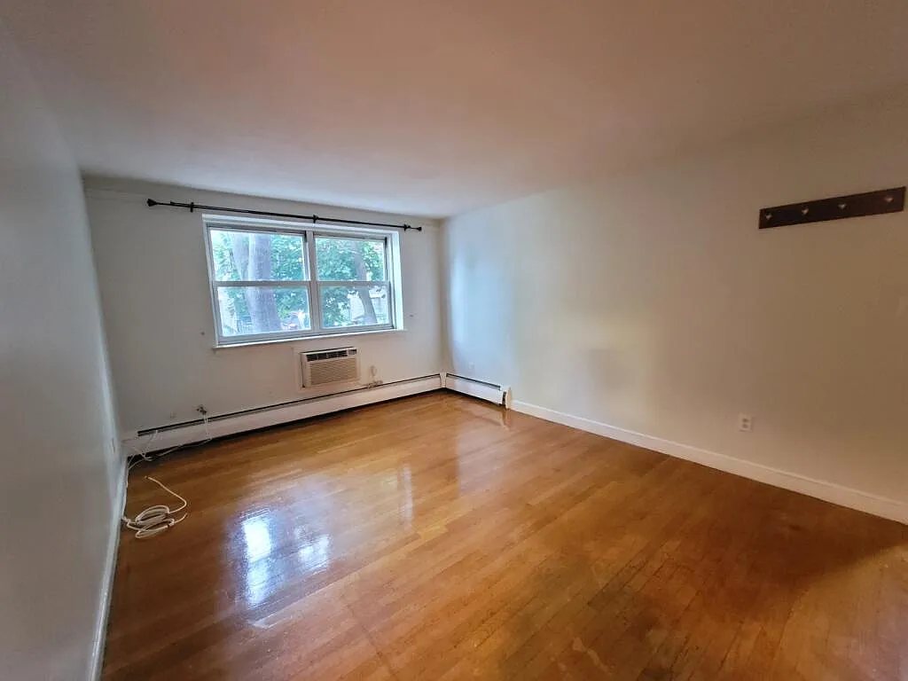 2 bed, 738 sqft, $2,500 — Photo 3