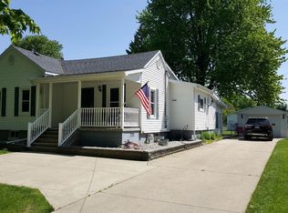 826 N Main St, Almont, MI 48003