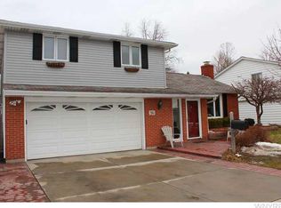 36 Brookdale Dr, Williamsville, NY 14221
