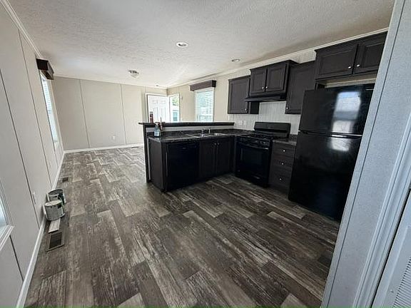 3rd image of 11 Robin Rd #44
