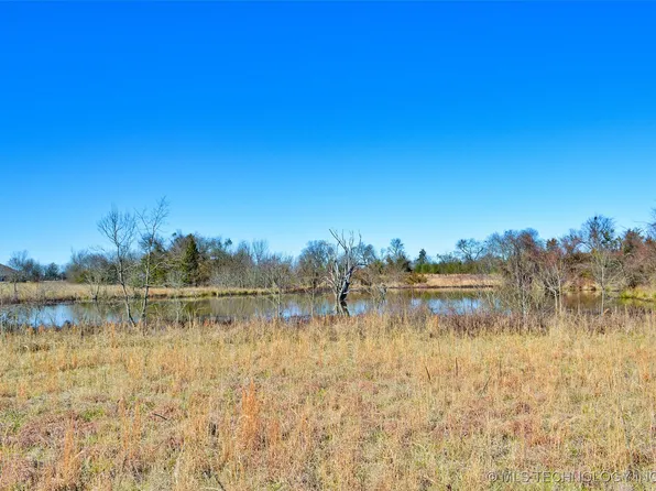 1542 N 4247th Rd, Hugo, OK 74743