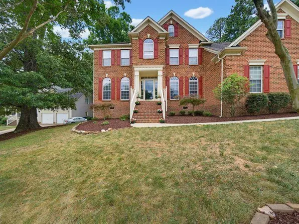 1700 Southwell Ct, Raleigh, NC 27614