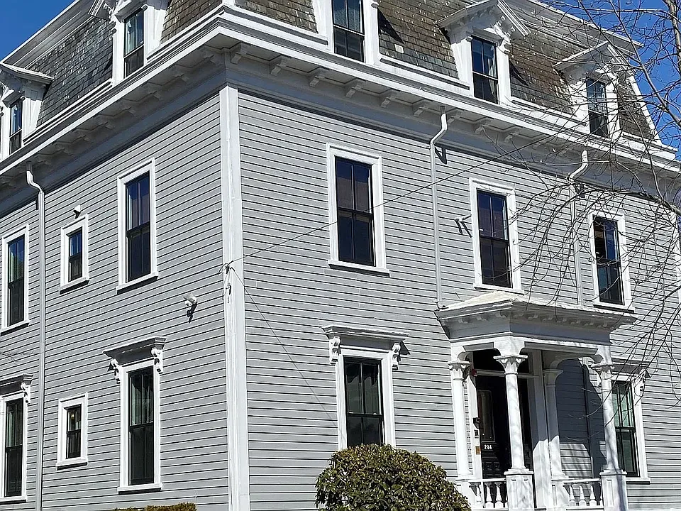 234 Bowen St #4