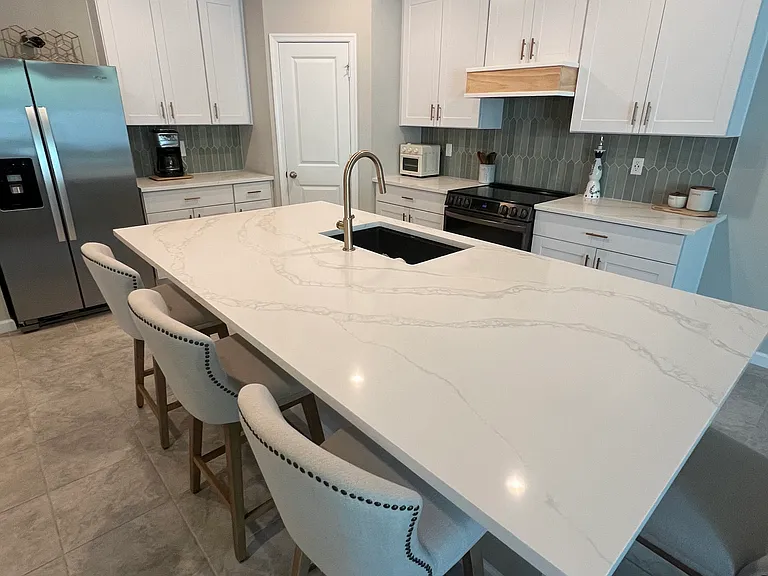 5698 Edgewater Cir — Photo 5