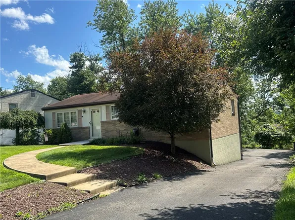 181 Alcan Dr, Pittsburgh, PA 15239
