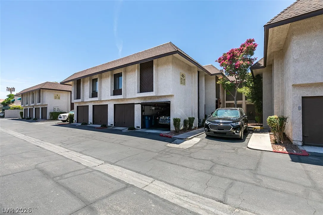 2 bed, 2.5 bath, 1834 sqft, $1,625 — Photo 1