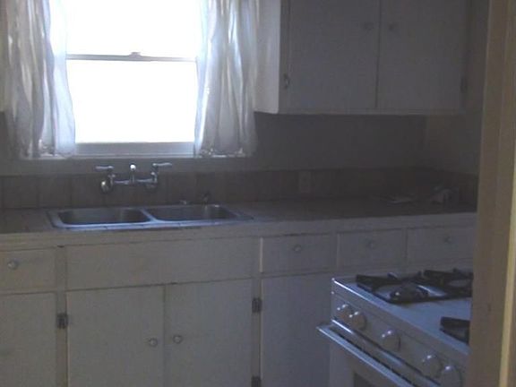 5th image of 3515 N West Ln