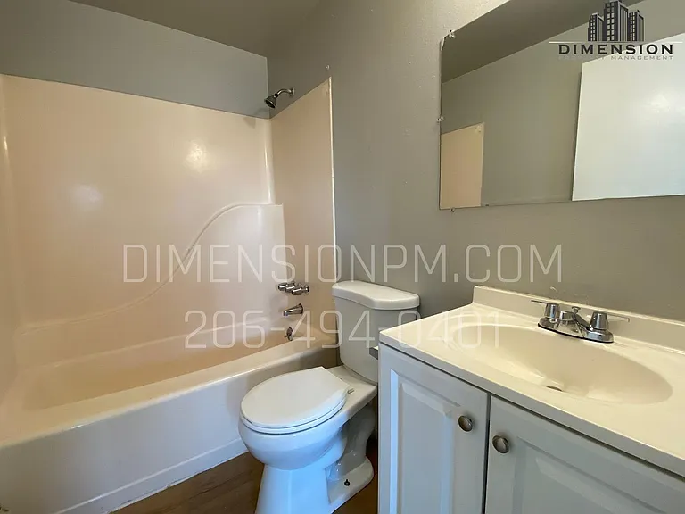 Freiday Apartments — Photo 16