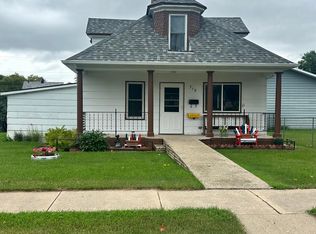 719 8th Ave SE, Jamestown, ND 58401