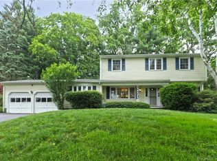 398 W River Rd, Orange, CT 06477