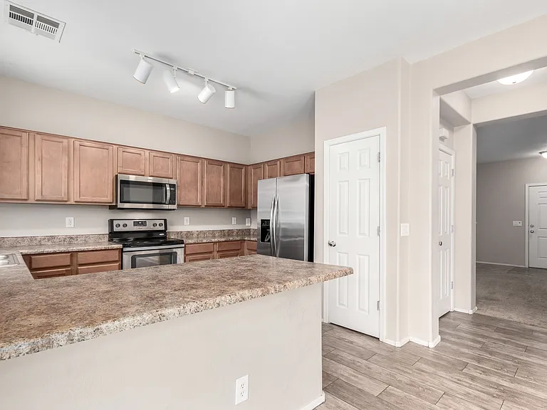 4509 E Loma Vista St — Photo 3