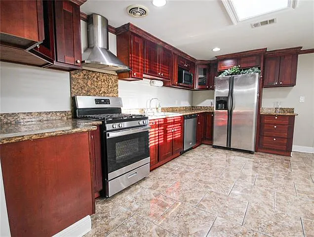 3816 Delaware Ave — Photo 4