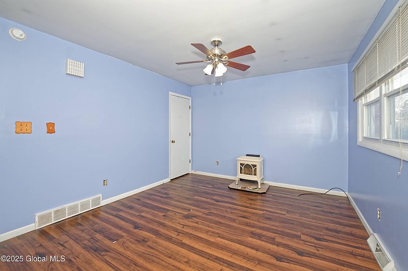 5th image of 1856 Greenpoint Avenue