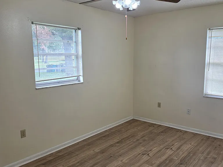 1531 Lake Clay Dr — Photo 10