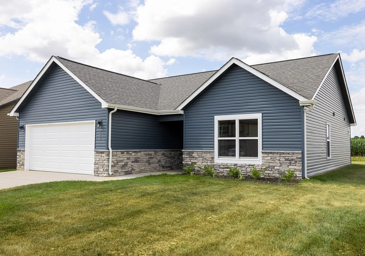 Contemporary Ranch-Style Home with Stainless Steel Appliances & Spacious Open Living — Photo 1