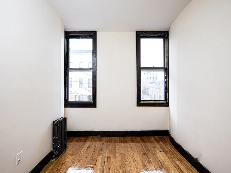88 Starr St #2R — Photo 11