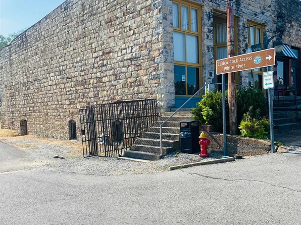 100 Main St, Calico Rock, AR 72519