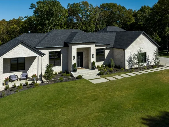 13754 Eastgate Dr, Rogers, AR 72756