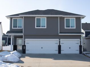 6875 16th St S, Fargo, ND 58104