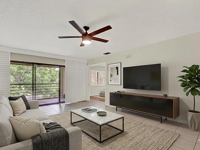 2916 SW 22nd Cir #202D — Photo 1