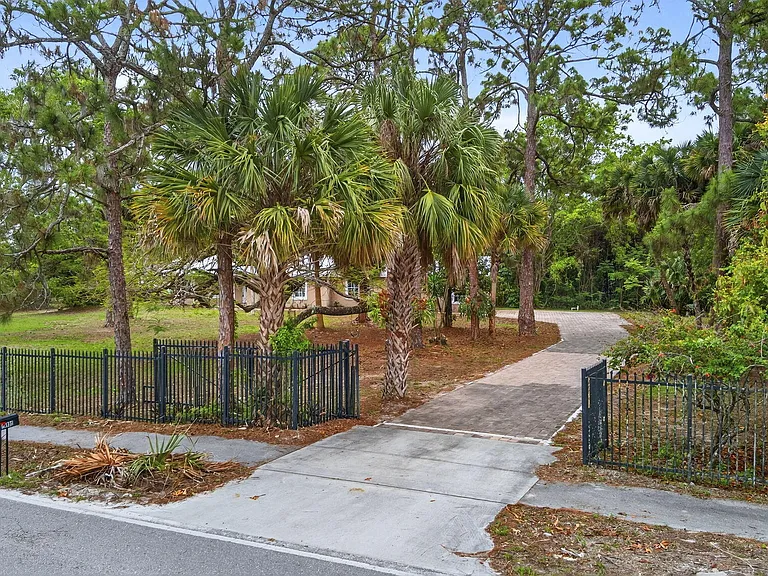 16932 Okeechobee Blvd — Photo 57