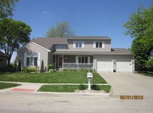 1507 Knoll Ridge Dr, Waverly, IA 50677