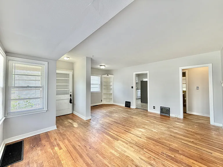 1353 Euclid Ave — Photo 4