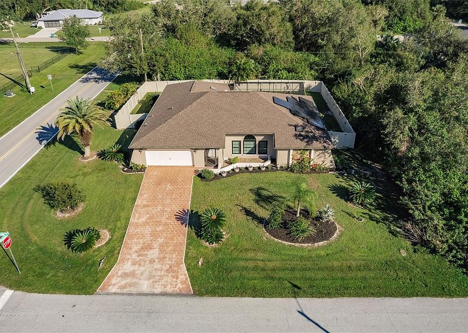 1st image of 21561 Quesada Ave