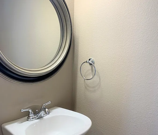601 Casabella Cir — Photo 13