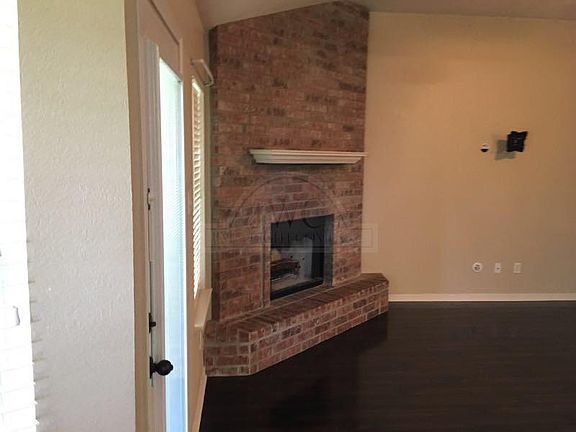 4th image of 2702 Eastwood Dr
