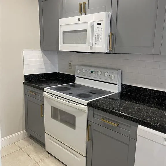 3662 N University Dr #F-7 — Photo 1