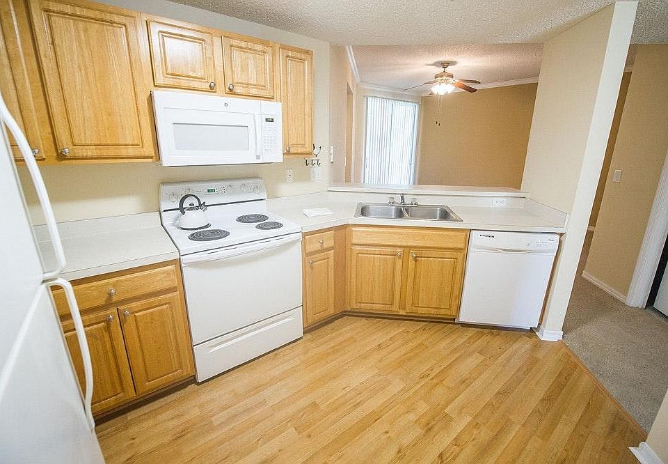 1st image of 5459 Bentgrass Dr Unit 113